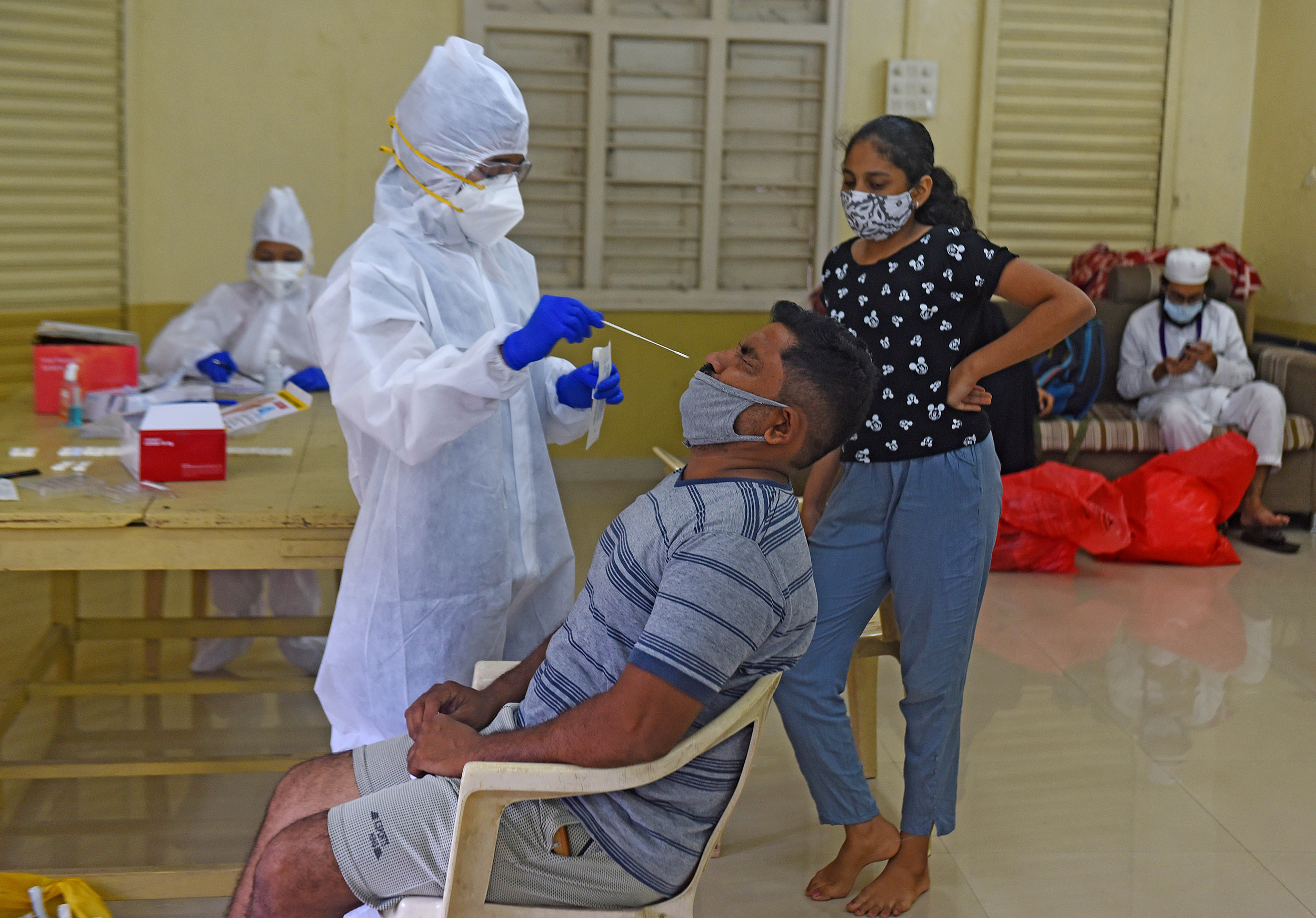 From Caregivers To Plasma Donors Mumbai Hospital Staff S Covid Fight