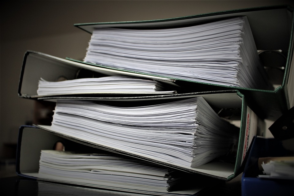 How Long to Keep Paperwork After Someone Dies: Essential Guide